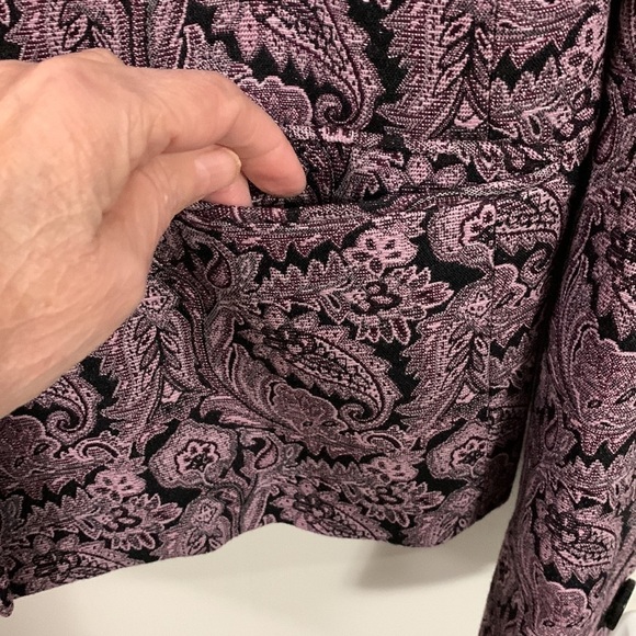 Liz Claiborne purple and black Tapestry style jacket with snaps good condition - Picture 3 of 8